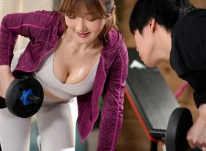 Nữ PT gợi cảm và chàng trai số hưởng giao hợp