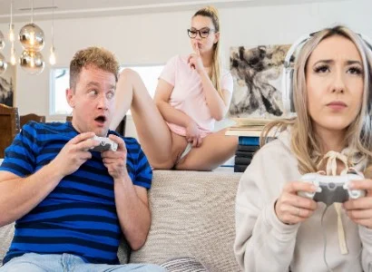 cô ấy mê game quá nên bị bạn thân lấy mất người yêu